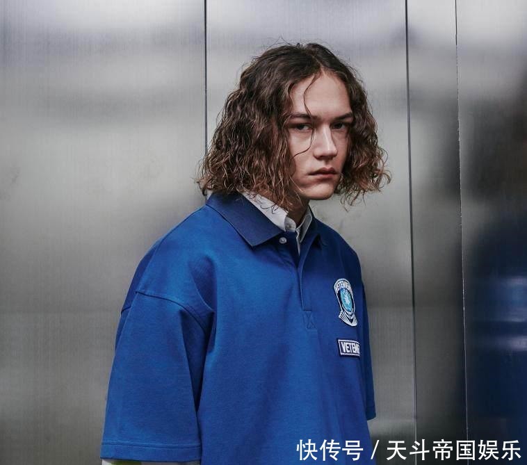 国际轻奢潮牌VETEMENTS 2021春夏型录——蓝色篇