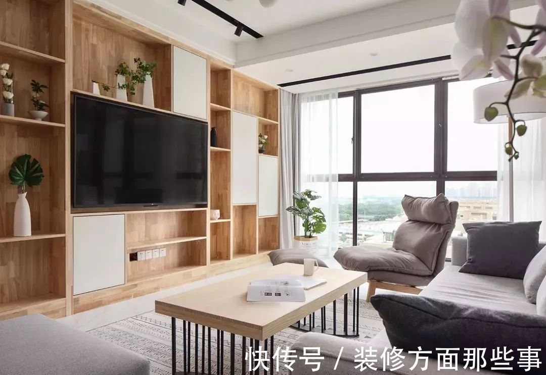 客餐厅|电视背景墙改收纳,小户型不浪费一点空间,好看又实用