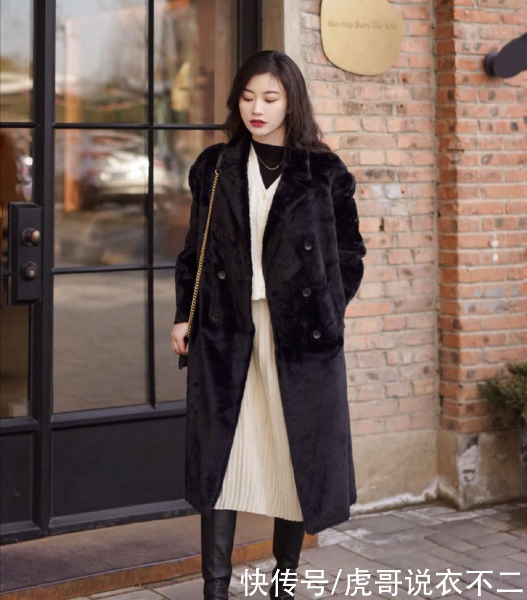 聪明的女人早就不追求“少女感”了，大气优雅才是更明智的选择