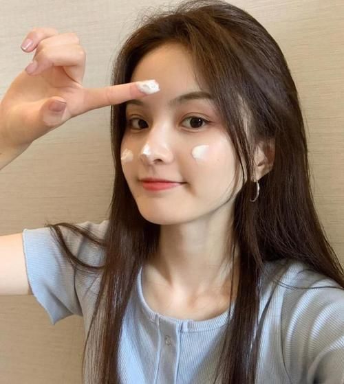 肤色|长期化妆有什么危害?看“妆龄”10年的皮肤有啥问题,尤其第二个