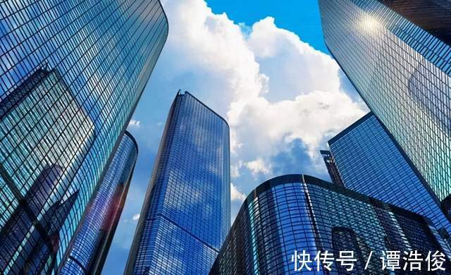 红线|房企中报风光不再，碰“线”红灯到处闪亮