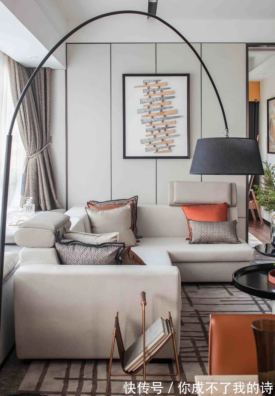 针线活|122㎡现代时尚,心灵手巧的女主,在家布置工作台,做起针线活