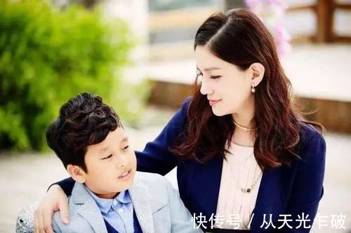 发朋友圈|熊孩子把超市桃子全戳出洞，家人发朋友圈：真是妈妈的好帮手