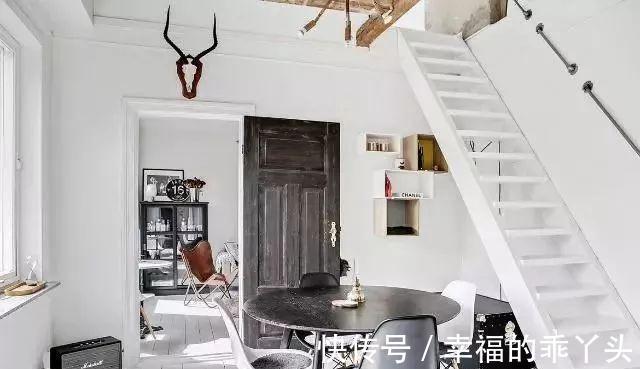 卧室|老弟不顾反对坚持买55平顶楼小户型,装修完一看大露台!好看极了