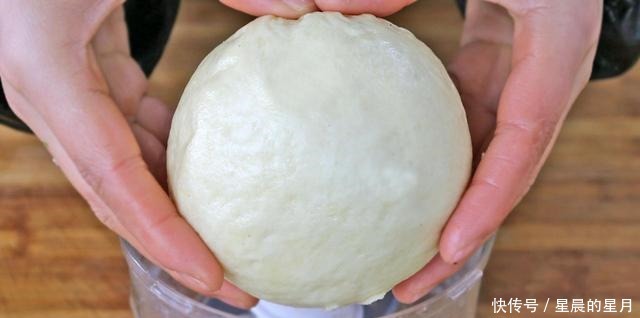 我家|馒头最好吃的做法,加2个鸡蛋,实在太香了,我家一周最少吃5次