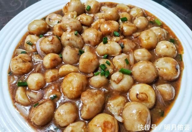 朋友聚餐,5个人点了10道菜花了350元,都说太值了