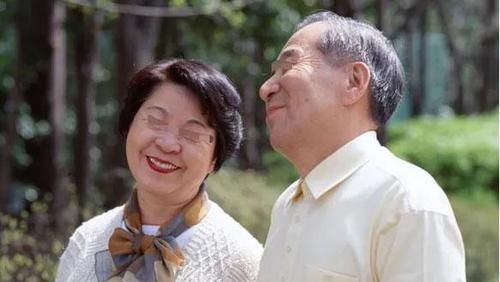 父母|辛苦半辈子的存款留给自己还是分给子女?别为难,聪明父母这样做