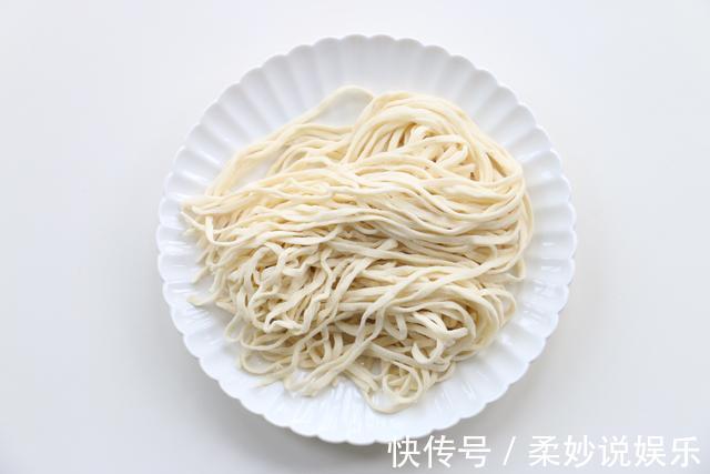 味道|做面条，教您一招，香味独特的做法，简单、味道赞，吃完还想吃