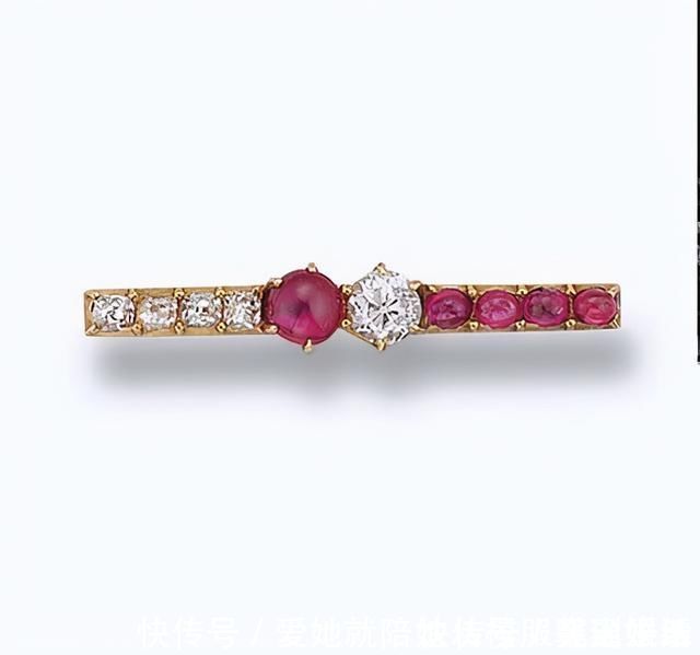 戒指#玛格丽特的那些红宝石首饰,此戒指被出售两次,是公主亲自设计的