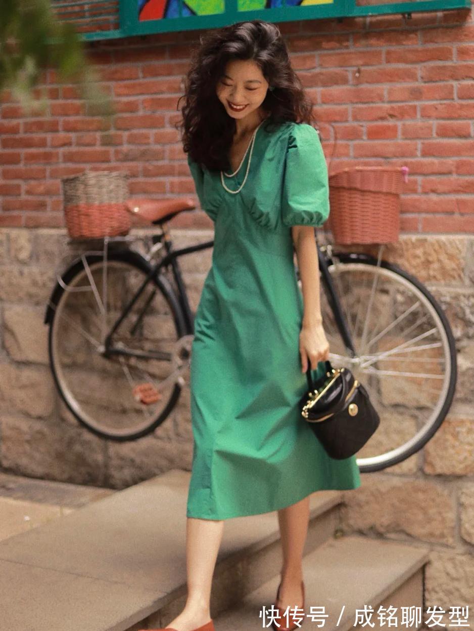 管它什么流行,适合自己才是最好的穿搭,只要显瘦怎么穿都好看