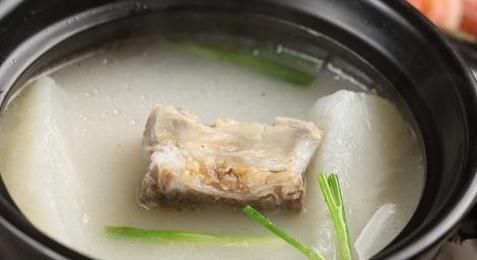 骨头汤|喝骨头汤能补钙？其实，4种食物才是补钙佳品