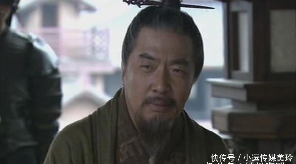 面目|刘备用一成语指责曹操,透露了一桩往事,虚伪面目暴露无遗