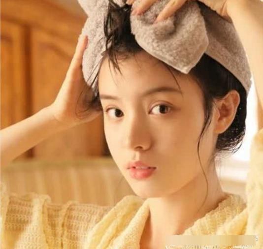 头发|女孩子刚洗完头,尽量做到“这3点”,头发才能迷倒一片异性!