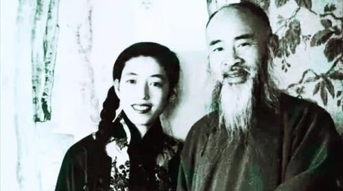 徐雯波#张大千教12岁徐雯波学画,6年后娶她为妻,送其一幅画卖了4377万