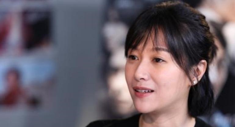 学习书法#一女演员写了幅《兰亭序》,网友赞叹不已,专家:毫无书法价值