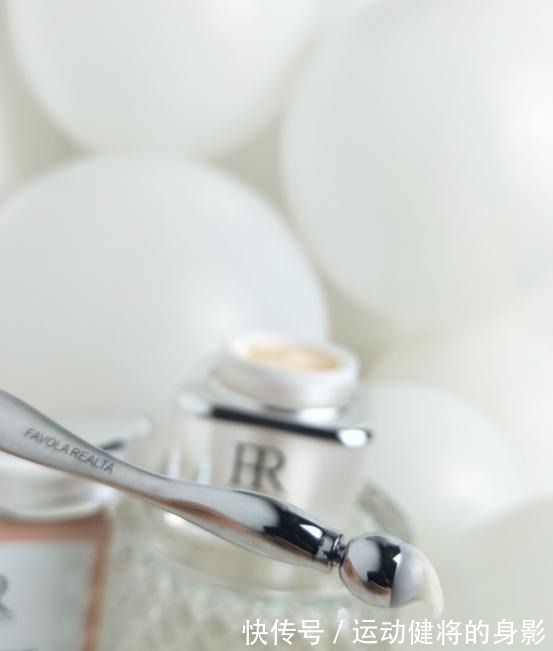 雅诗兰黛 网友极力推荐的面霜倾献肌本活力源,美白补水,让肌肤之美延续!