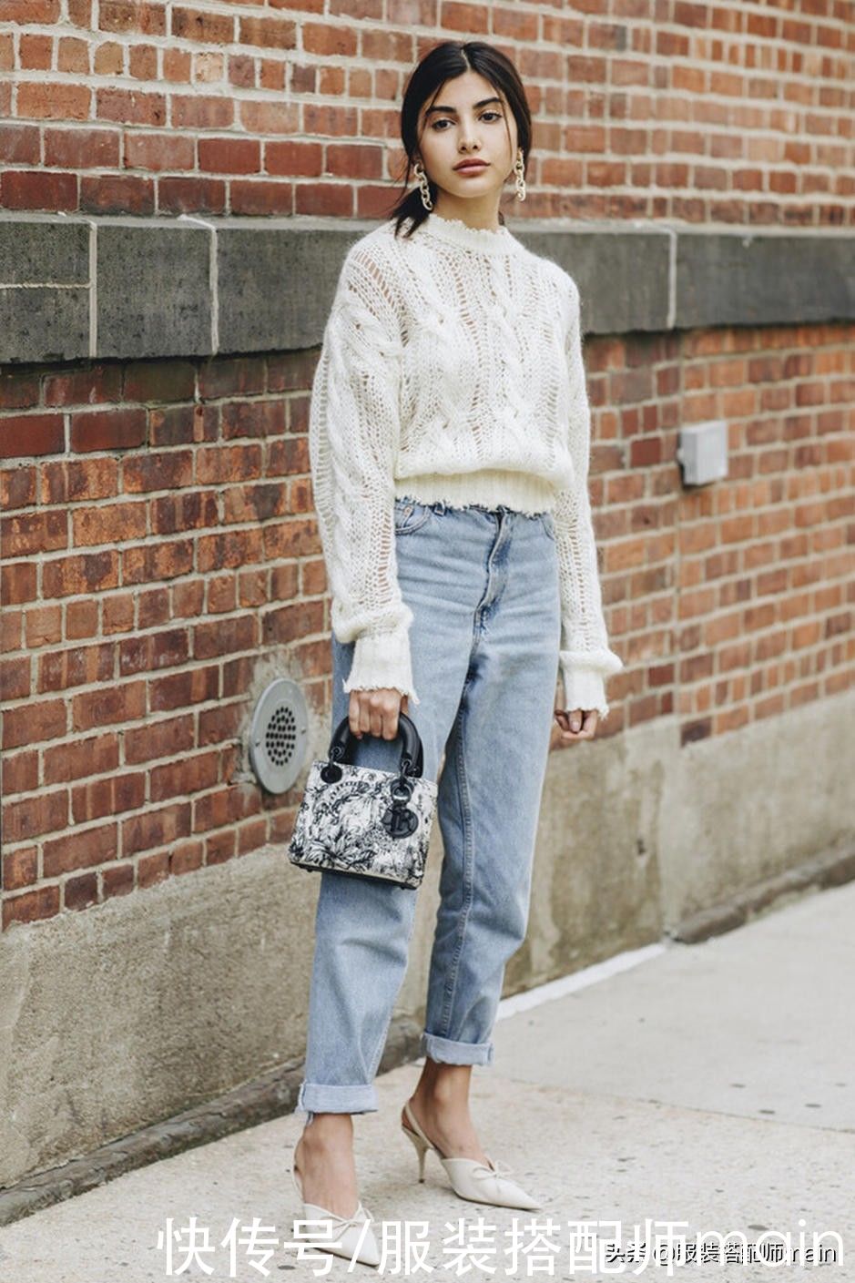 为什么说初春不能没有直筒牛仔裤？原来选对了，真的显高显瘦