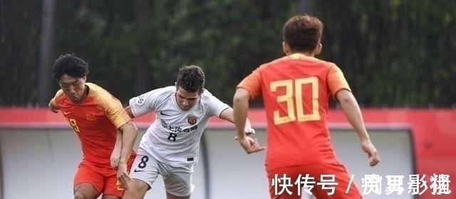 12强赛|国足再添归化强援,最快明年底参赛,有他五年中场无忧,续命李铁