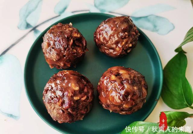 均匀|粘豆包出锅了,瞧瞧里面的食材,是不是有马上想吃一口的冲动?