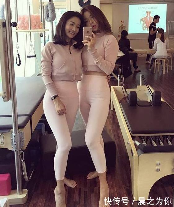 盈润 韵味十足的打底裤美女,高挑又漂亮,魅力太强了!