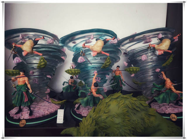 恶魔果实|小伙晒乌索普狼草手办,看到身后的索隆,确认家里有矿