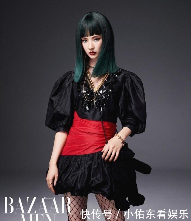 京剧|刘些宁造型前卫又大胆!京剧妆容与金色麻花辫碰撞,尽显国风气息