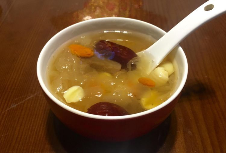 食物|女性不想长皱纹,常吃3种食物,能温暖子宫、改善痛经,气血畅通