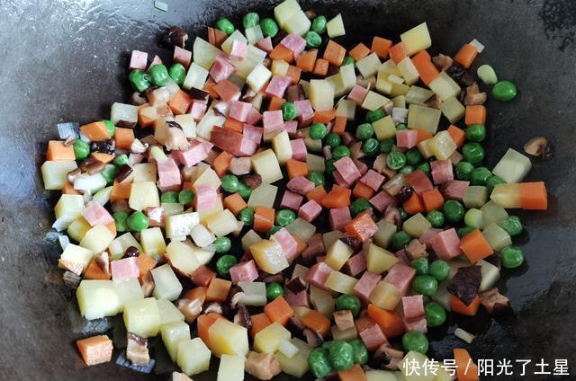 分明|焖饭好吃的小秘诀,掌握一个小窍门,米饭粒粒分明,越吃越香!