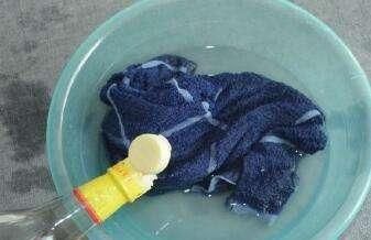 毛巾用久了又臭又滑,聪明人用这几种东西清洗,干净得跟新买一样