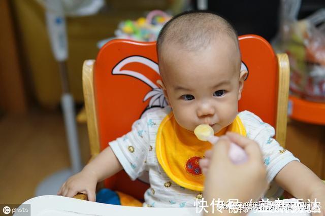 宝宝|6~12个月的宝宝先吃早饭还是先喝奶？医生：顺序弄错了，影响健康