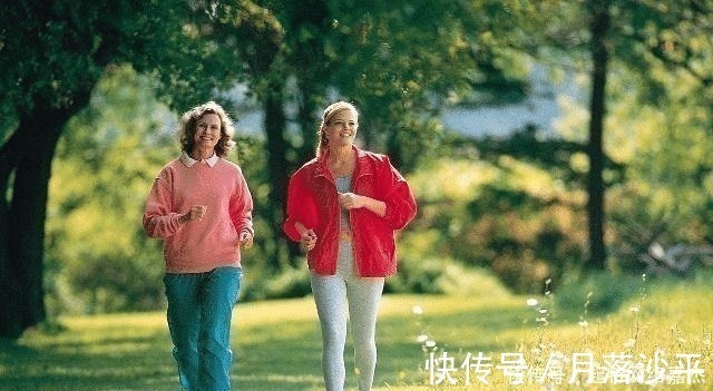 女人|日本最新公布女人的长寿诀窍,早睡早起仅排第5,第1经常被忽略