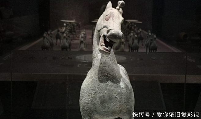 有人|为何很少有人拍马踏飞燕正面照?看到正面照后,让人忍俊不禁