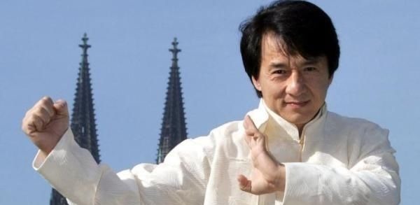 成龙&成龙书法被赞不输书法家!书协大佬:明星字而已,别扯淡,丢人