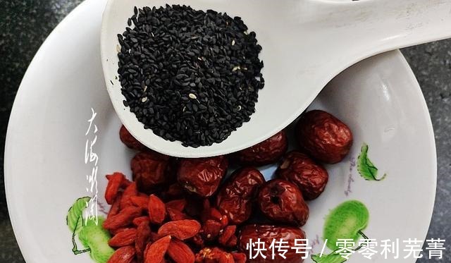 黑芝麻|三黑红枣羹，我家早餐就喝它，比牛奶豆浆还养人，轻松好气色