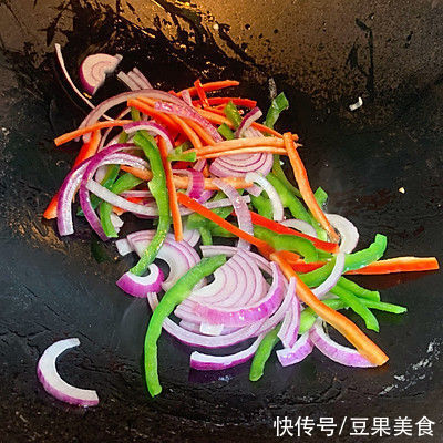 炒意粉|几分钟搞定黑椒牛肉炒意粉（家常菜），一步就搞定