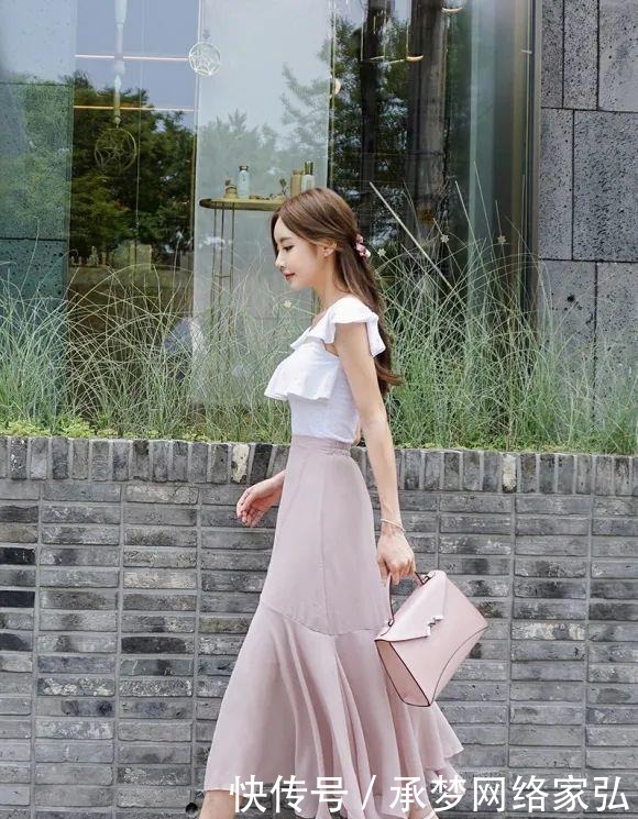 孙允珠|美图欣赏:孙允珠,幽雅白蕊小公主休闲花边上衣