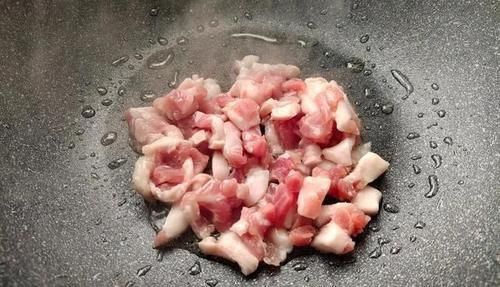 冬天,多给老人孩子吃这菜,价格是贵了些,但营养极高,对骨骼好