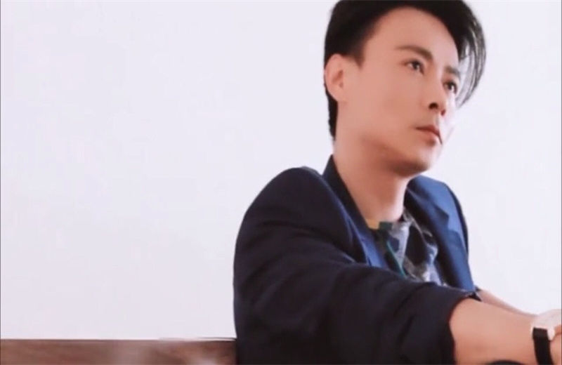 张晋夸尹正是天才，一脸认真让人忍俊不禁，不愧是哥哥