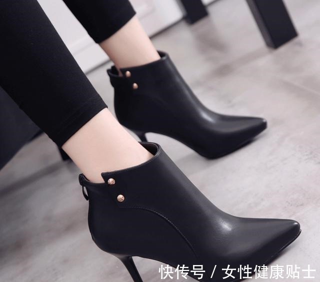 欧美 细跟尖头马丁靴,明星们都离不开,穿出自信和高贵的气质!