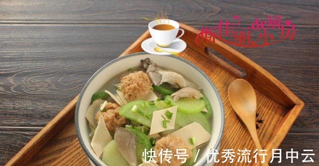 冷天，这四样菜炖在一起实在太鲜美了，每次炖上一大锅汁都不剩下！