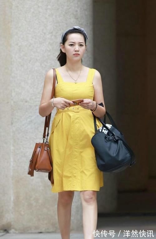 鞋面 高跟凉鞋的百搭效果显著,无论是裙子短裤,都能轻松应对