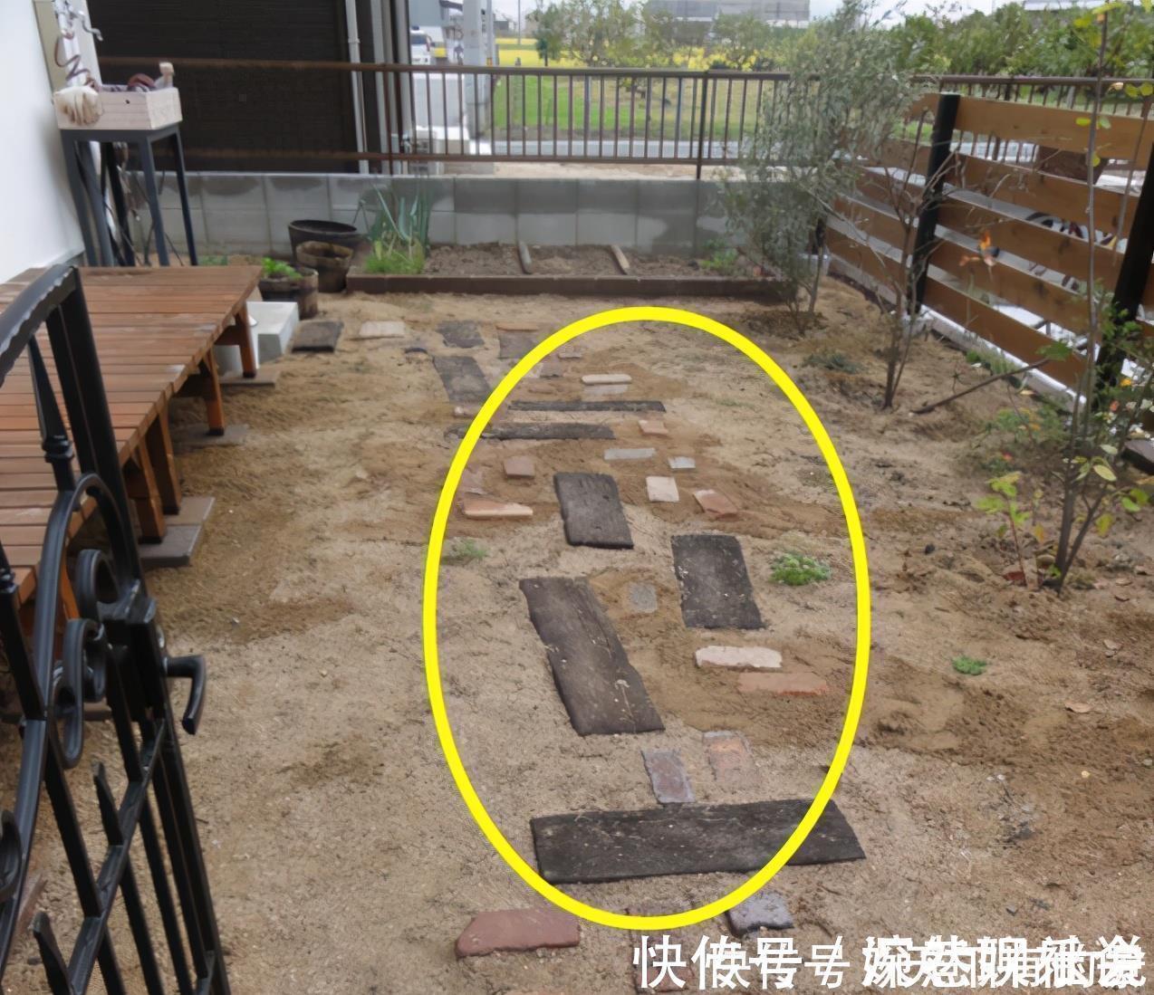 地砖|15㎡的门前小院可做成这样，能吃、能赏还能玩，很有生活气息！