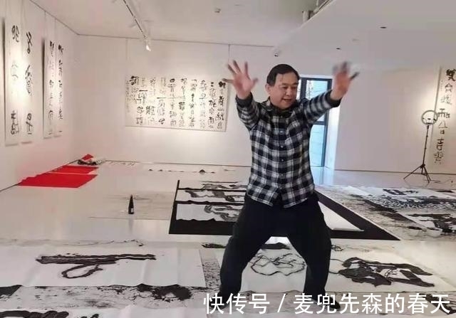 炮轰!作家余秋雨炮轰丑书:没有审美公德的佑护,美永远战胜不了丑