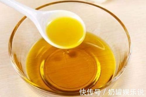 油渍|买菜用的塑料袋别扔了,教你一个小妙招,塑料袋秒变去油“神器”