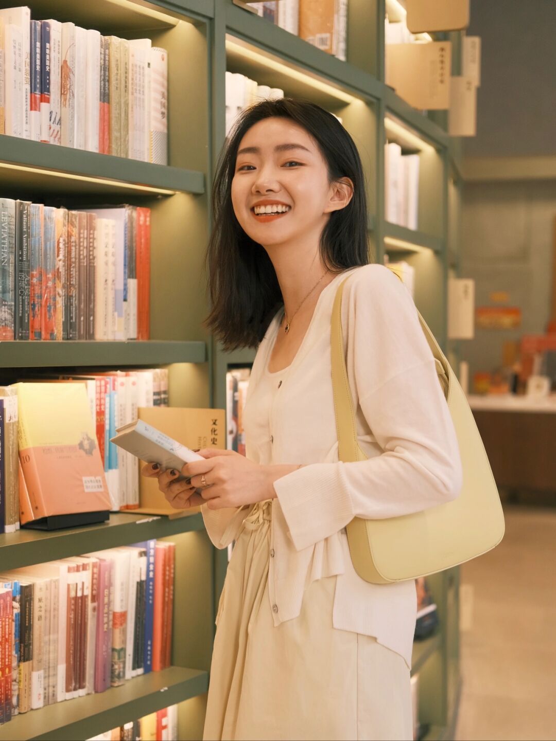 背心|二三四十岁的女性都可以穿，背心搭配阔腿裤简约洋气，显高又显瘦