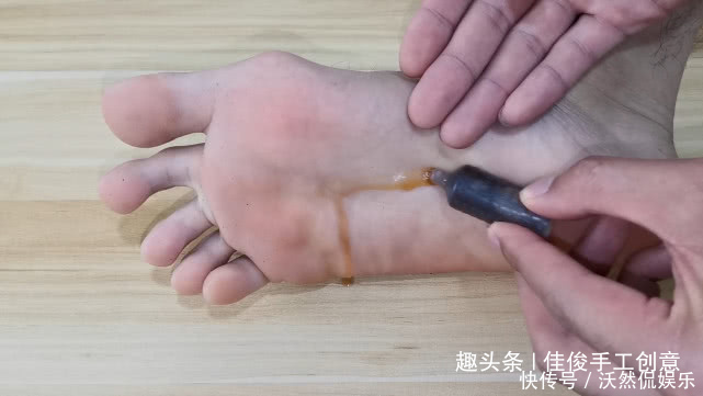 烦恼|把藿香正气水抹在脚上真实用，解决了男女士的烦恼，进来学学吧！