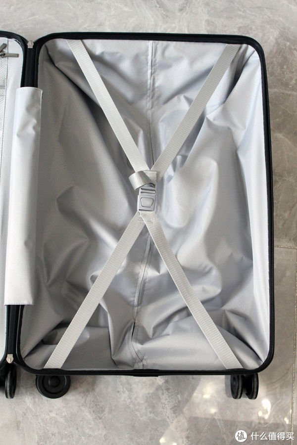 收纳|小米24寸旅行箱,出门衣物收纳神器
