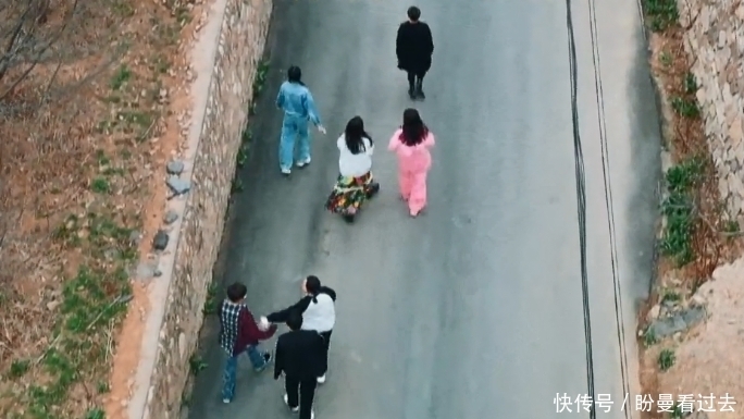 许晴|堪比《花少2》团综:首期就有小群体,宋丹丹强势苏芒成许晴2.0