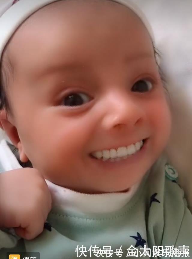 搞笑|婴儿有了牙齿是什么样的画风瞬间从呆萌变成了搞笑,太秀了
