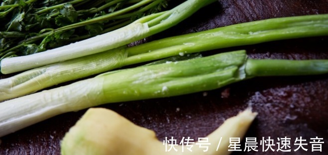 灌香肠时,牢记这“2料”决不能放,易发霉发酸,这样做才腊味足!